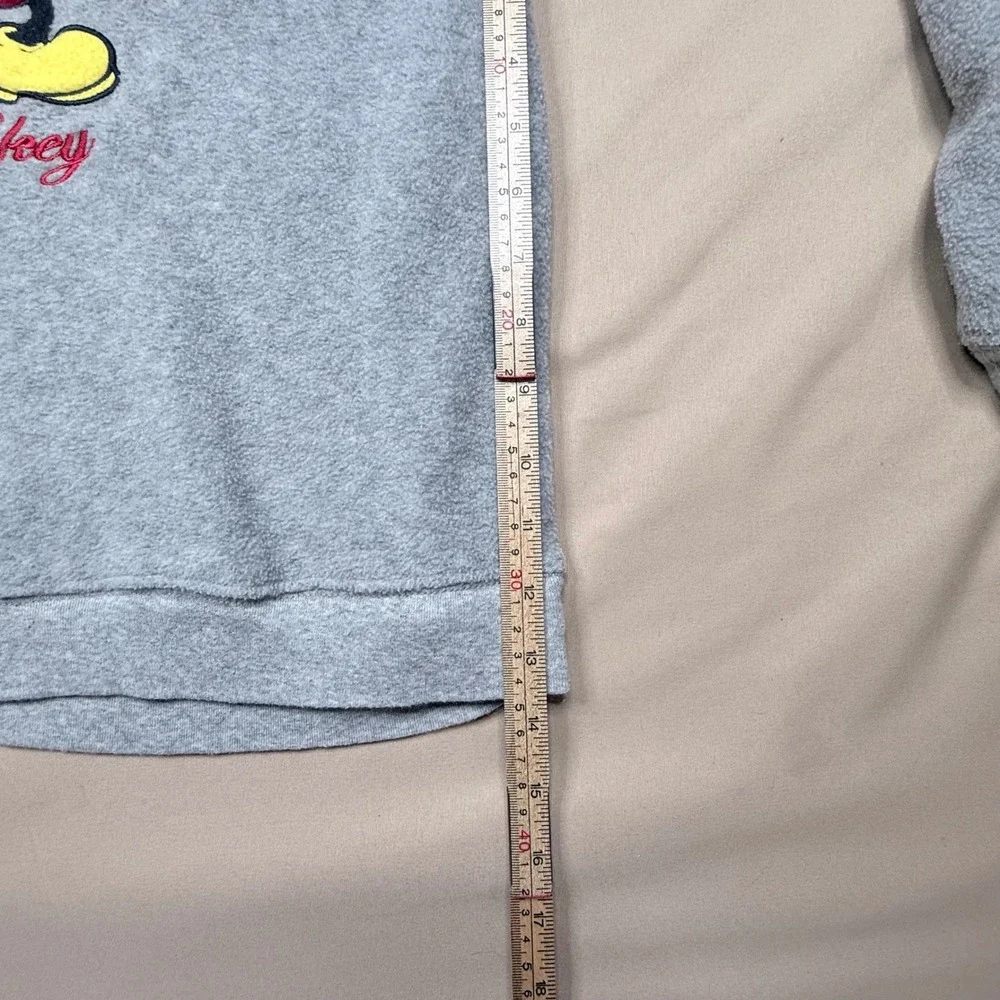 Vintage Disney Mickey Mouse Fleece Sweatshirt Gray Red Crew Neck Small AT3162